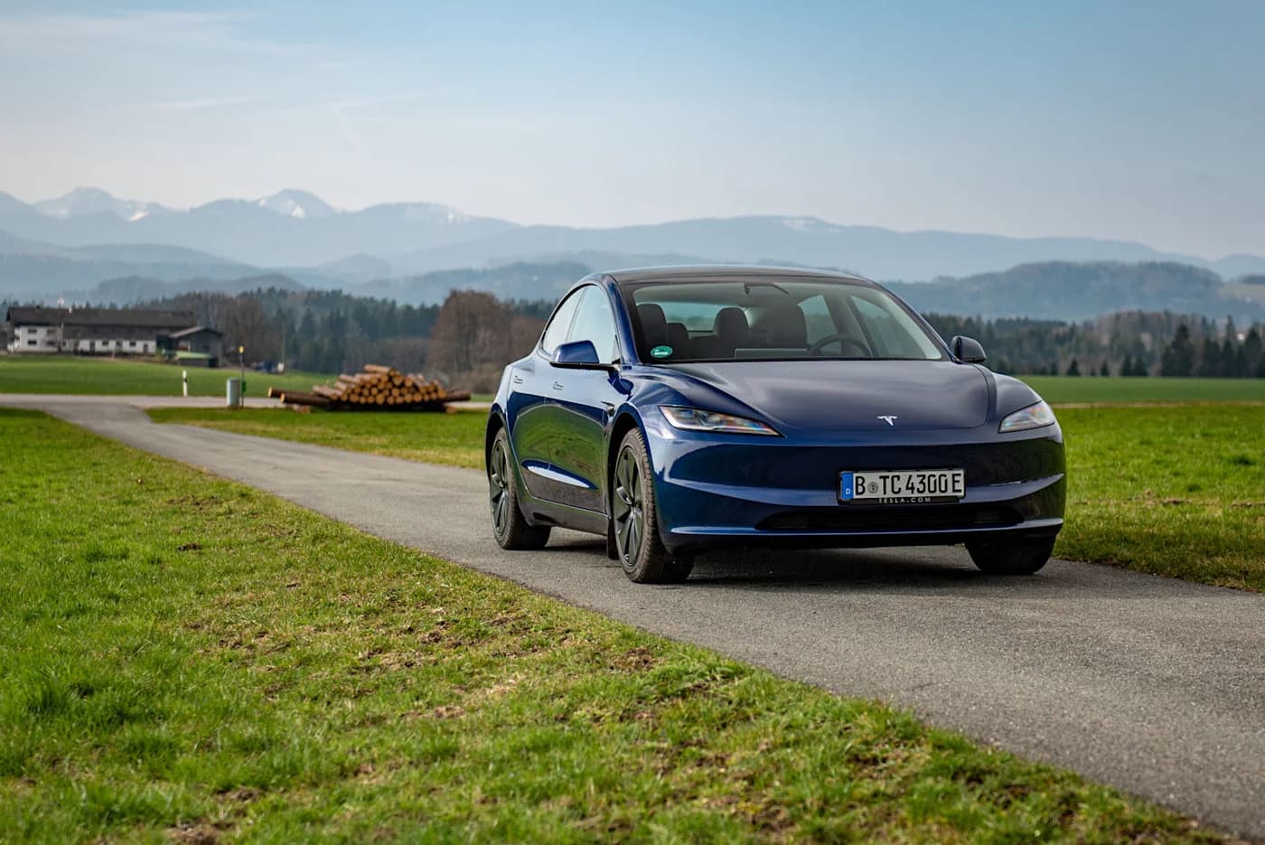Tesla Model 3, fotografie exteriéru